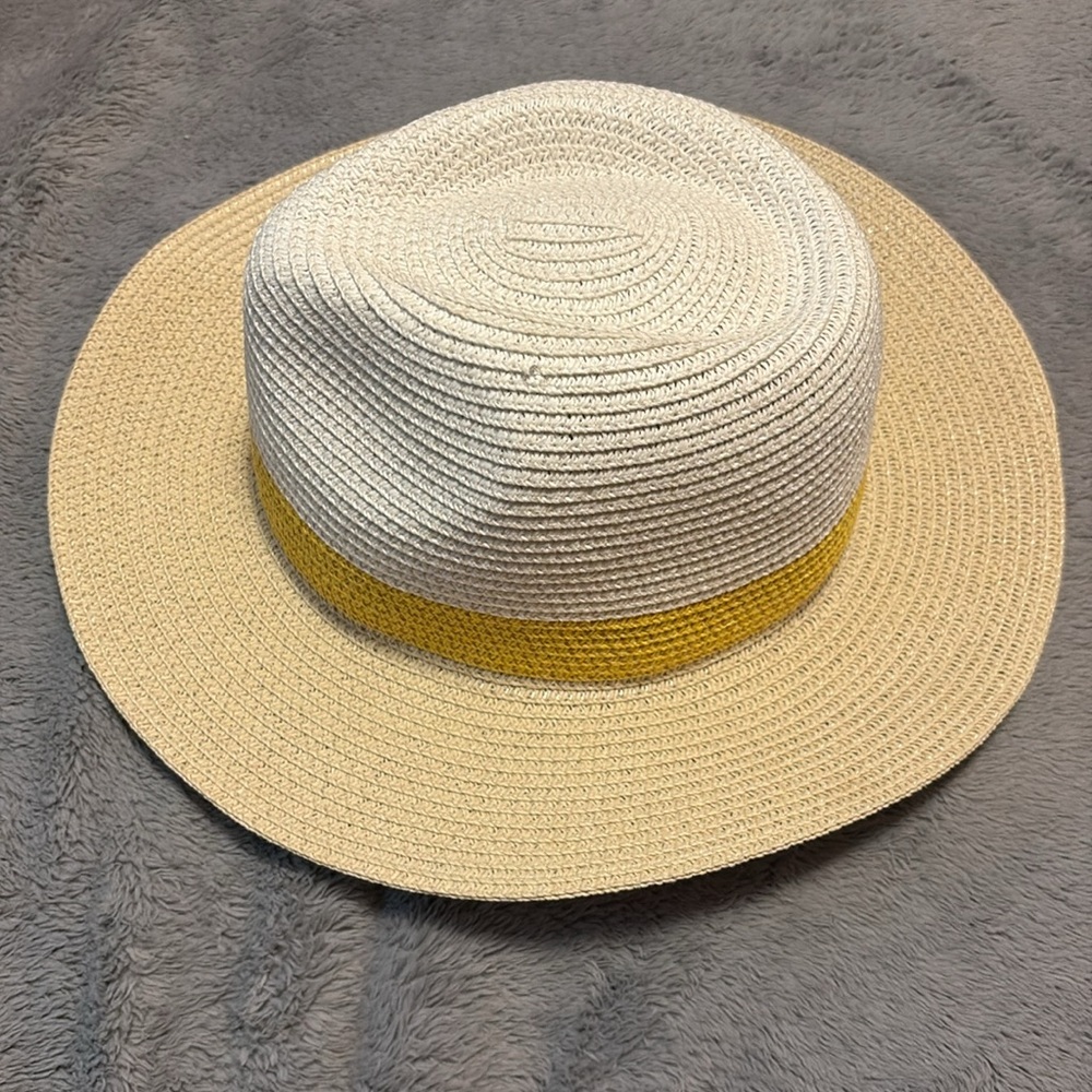 Very cute medium brimmed sun hat ten yellow and white in colour o/s fits most - Picture 2 of 3